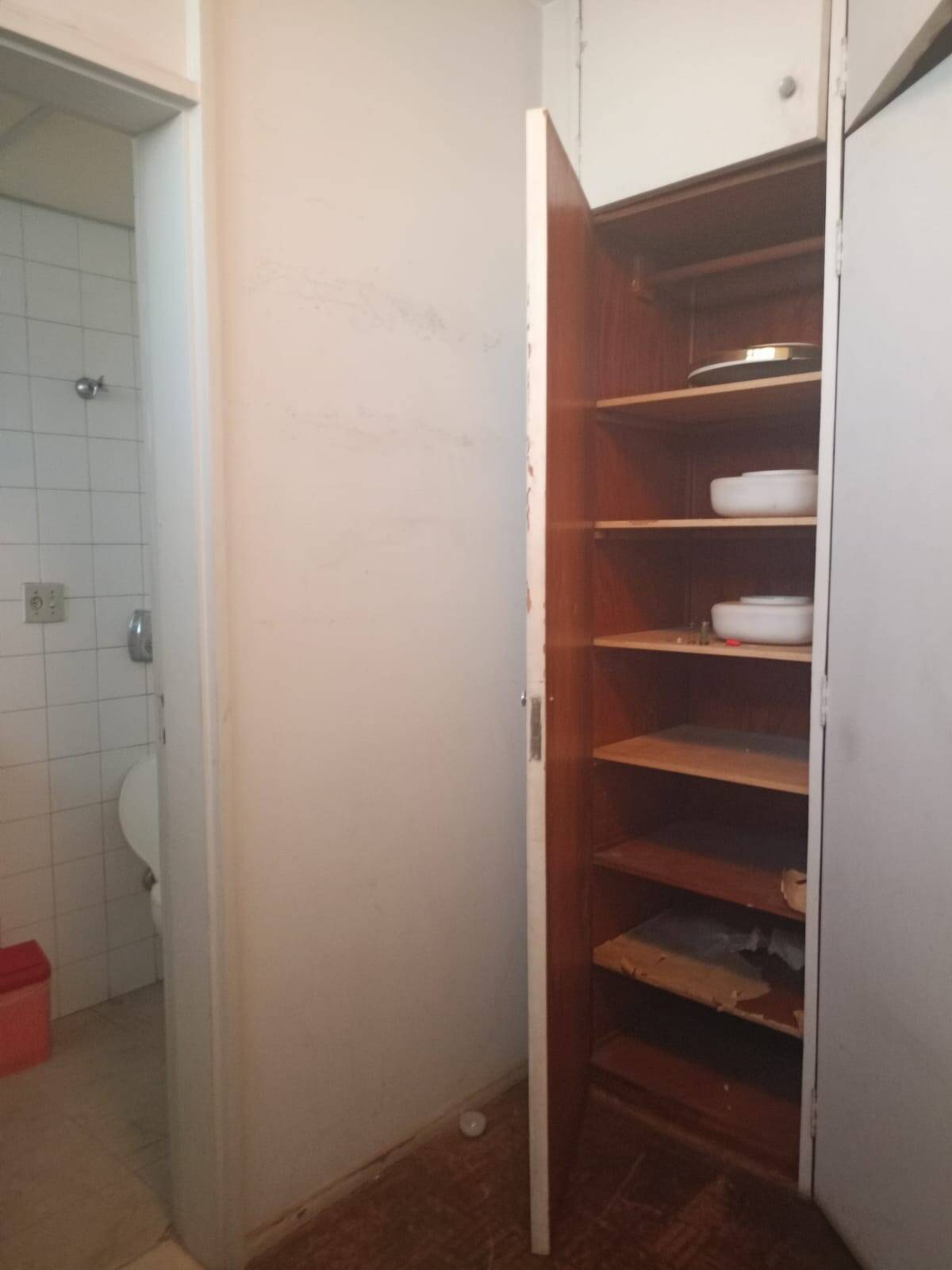 Apartamento à venda com 3 quartos, 158m² - Foto 3