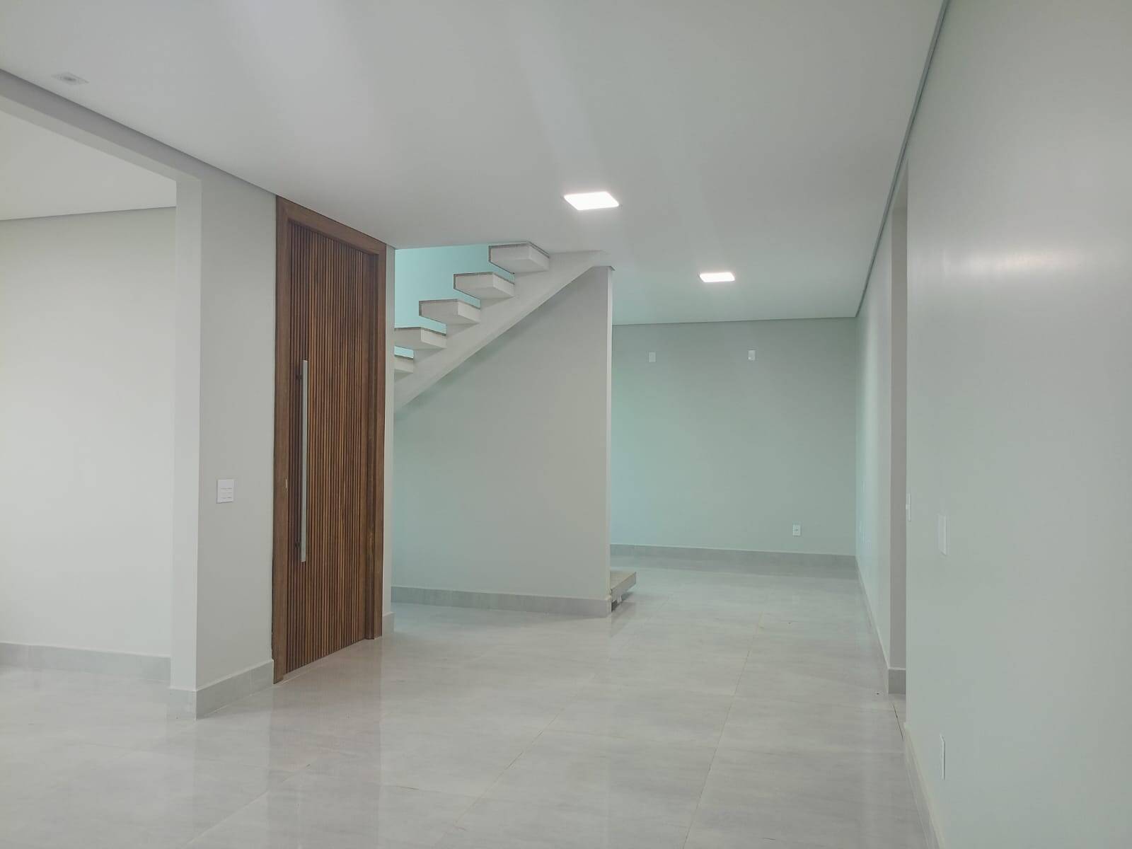 Casa à venda com 4 quartos, 220m² - Foto 8