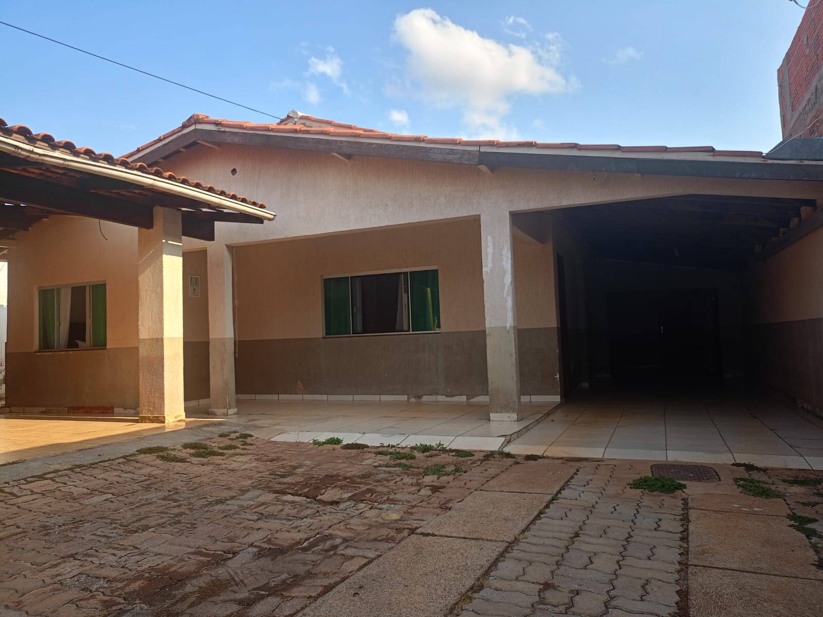 Casa à venda com 3 quartos, 500m² - Foto 1