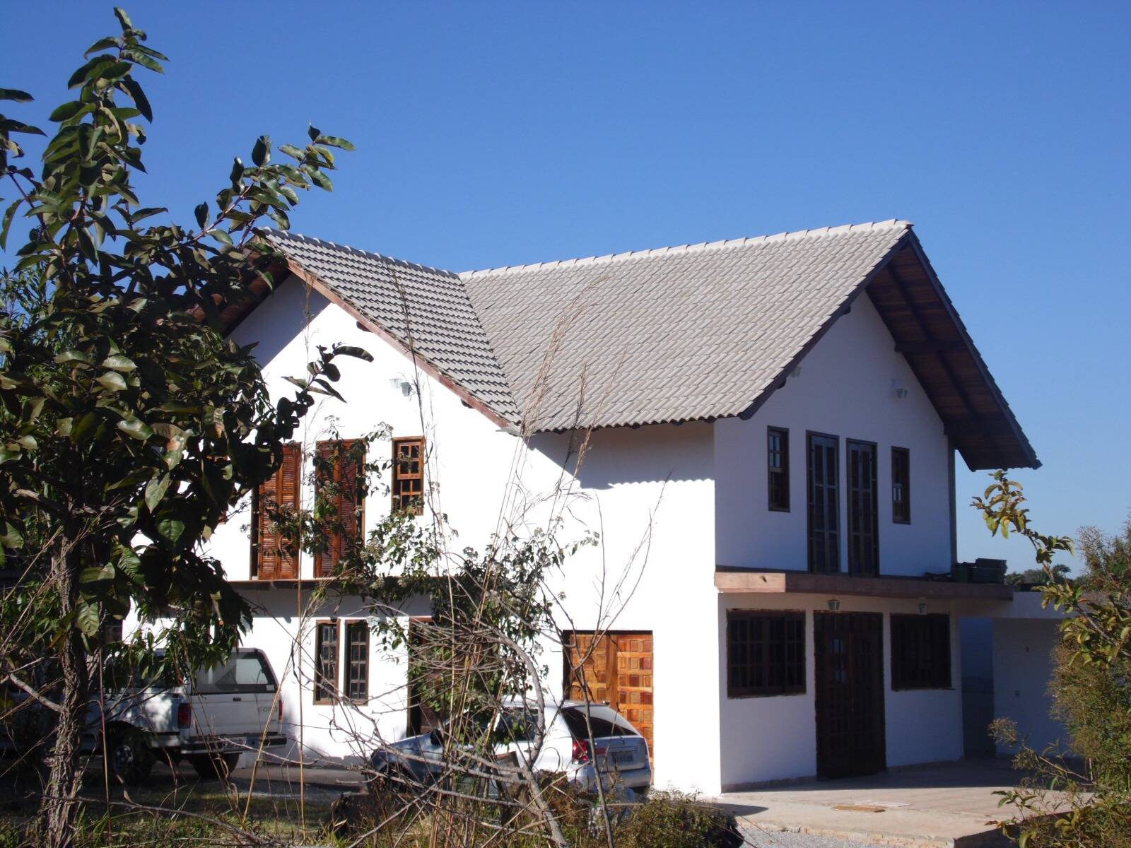 Casa à venda com 6 quartos, 230m² - Foto 1