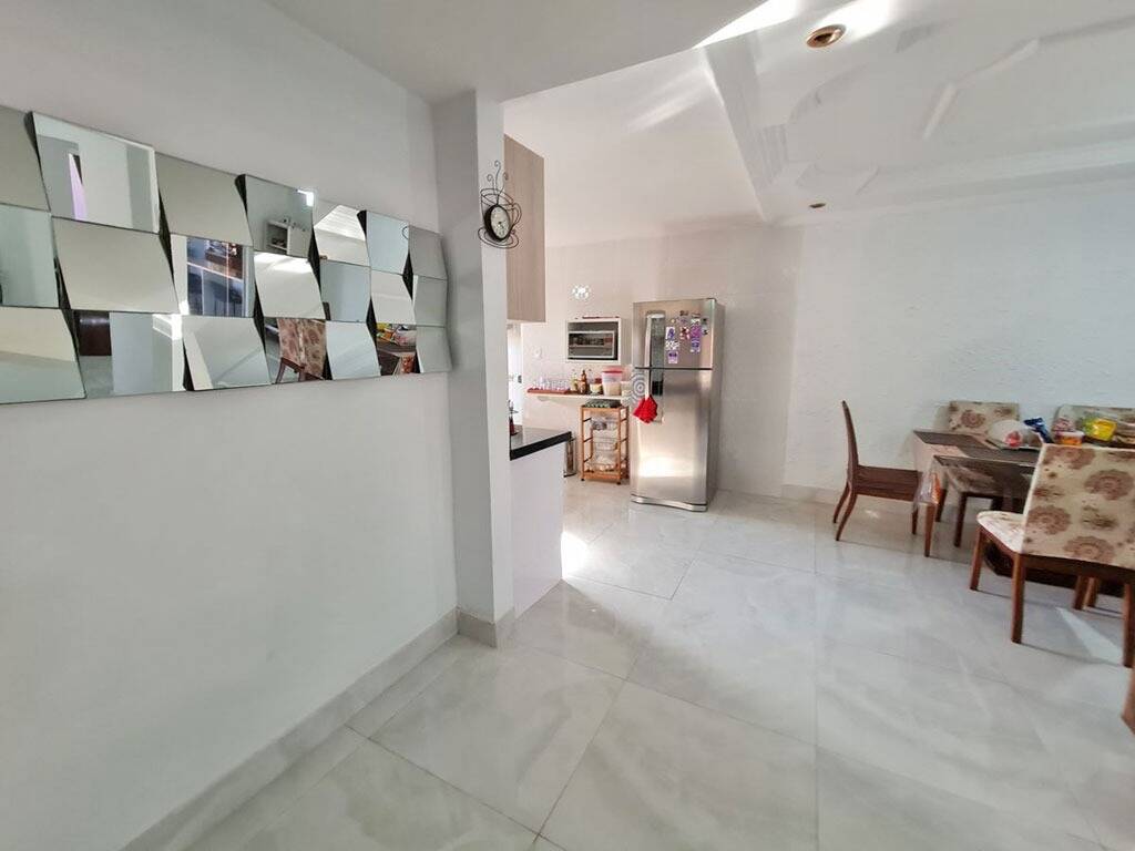 Casa à venda com 3 quartos, 150m² - Foto 3