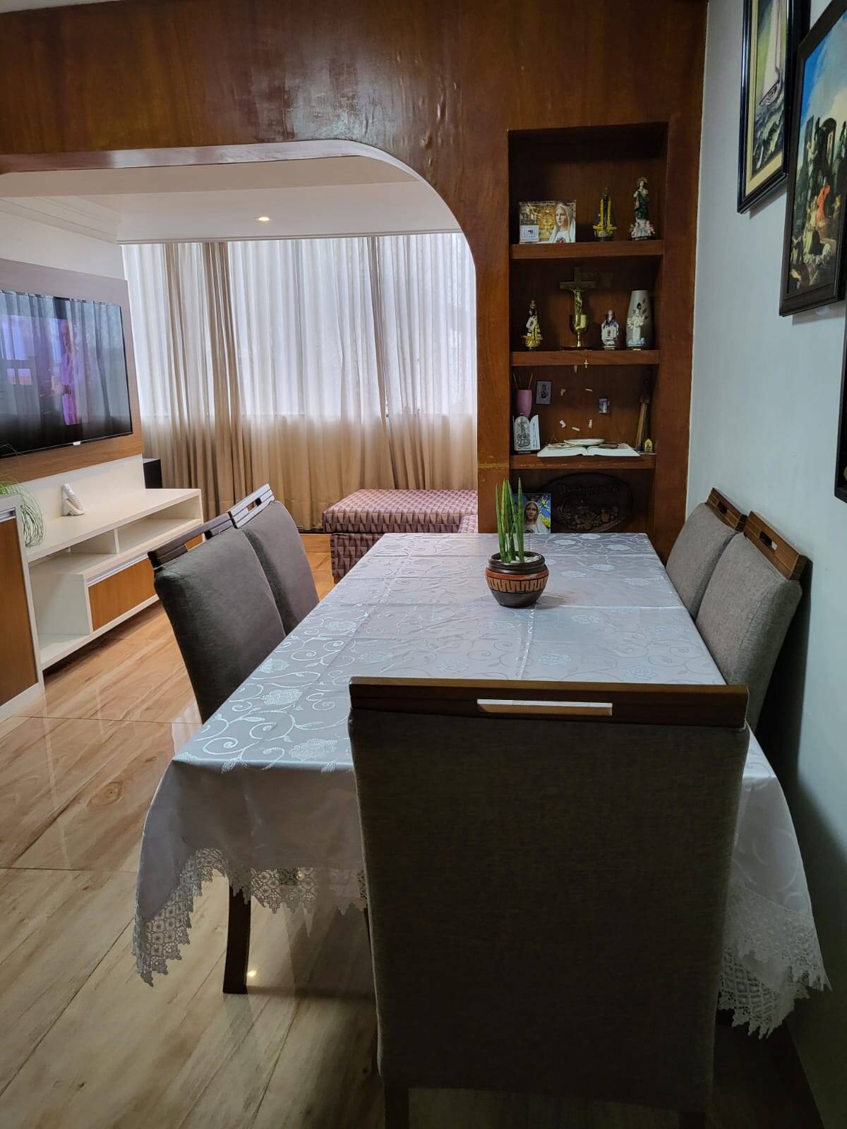 Apartamento à venda com 3 quartos, 81m² - Foto 2